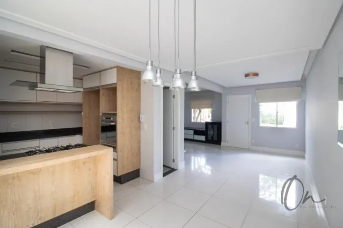 Casa em Condomínio à Venda em Cotia-SP, Jardim Passárgada I: 4 Quartos, 1 Suíte, 3 Salas, 