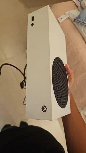Vendo Xbox Series S + 1 controle