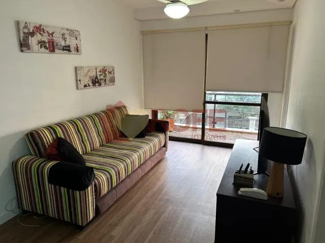 Apartamento de 45m2 Mobiliado à Venda no Itaim Bibi com Varanda, 1 quarto e 1 vaga