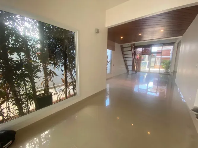 Casa com 4 dormitórios para alugar, 320 m² por R$ 6.700,00/mês - Tabajaras - Uberlândia/MG