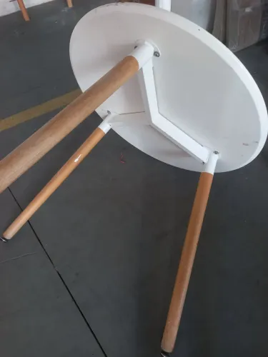 Mesa laqueada redonda