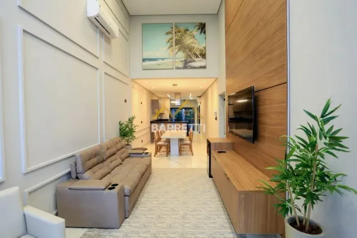 Casa no Condomínio Reserva das Paineiras, com 200 m², três quartos, três banheiros, mobili
