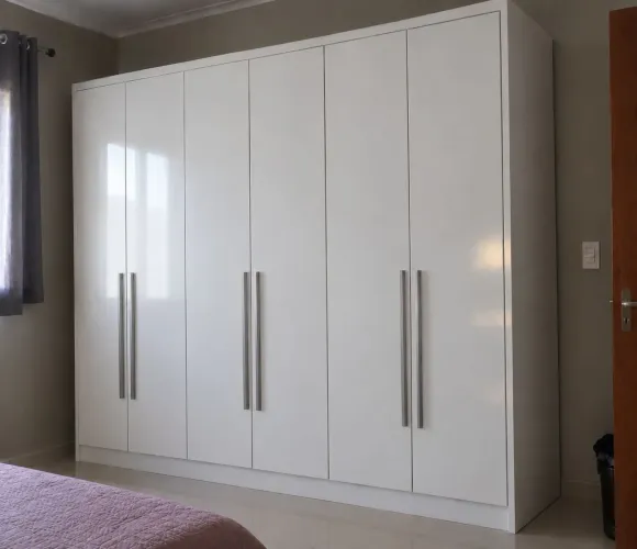 GUARDA ROUPA CASAL BRANCO