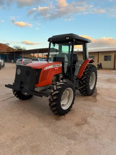 Trator Massey Fergunson 4275 anon2016