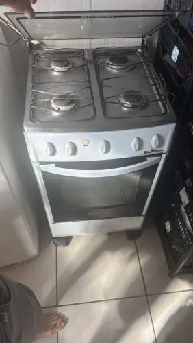 Vendo 4 bocas fogão em bom estado !