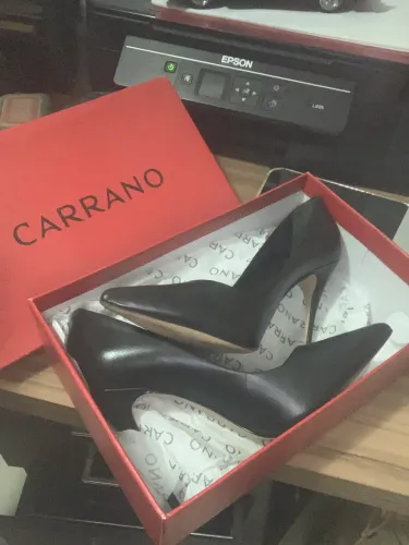 Scarpin preto CARRANO 38