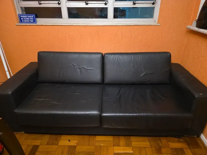 Amplo sofá de 3 lugares