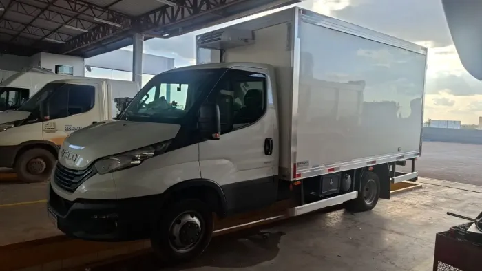 Vendo Ágio Iveco Refrigerada