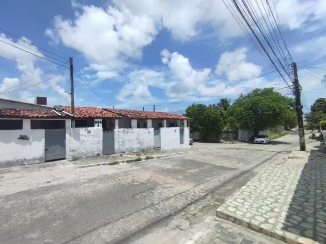 Alugo kitnets de 1 quarto no Mangabeira II (R$ 600,00 e R$650,00)