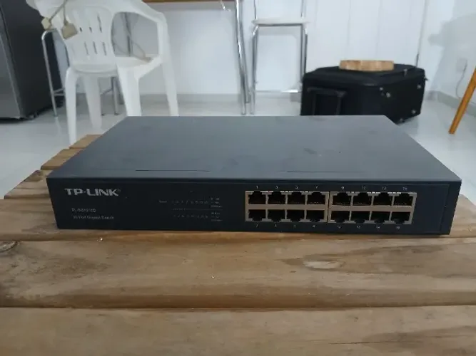 Switch TP-Link TL-SG1016D - 16 Portas Gigabit (10/100/1000 Mbps)