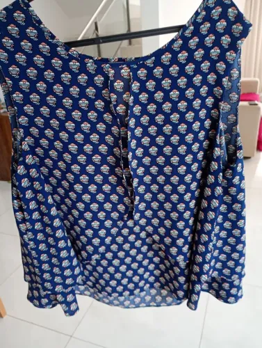 Blusa Estilosa. Veste P/M