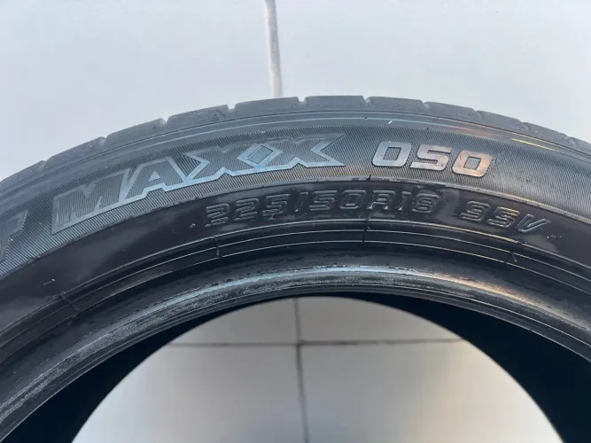 Pneus DUNLOP 225/50/R18