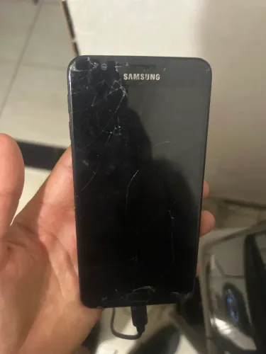 Celular para retirada de peças