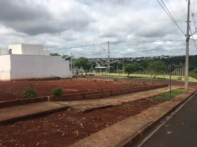 Terreno à venda, 475 m², no Jardim Diamante, Maringá, PR