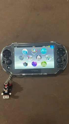 PS VITA 2000
