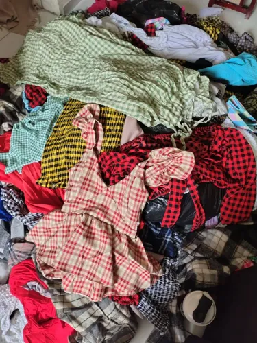 VENDO ROUPAS JUNINAS NOVAS NA ETIQUETA 5,00 REAIS