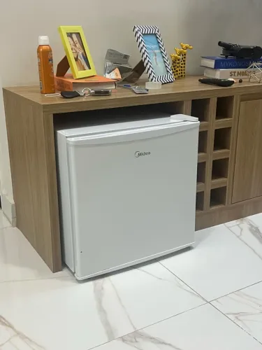 Vendo frigobar midea