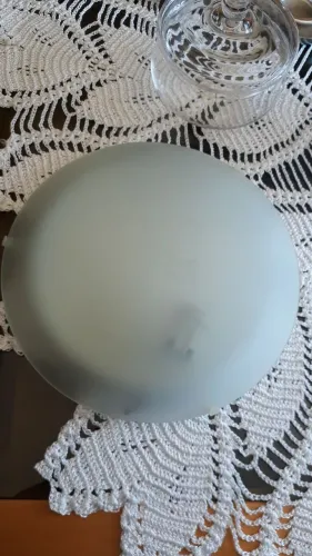 Lustre para lâmpada na horizontal com vidro fosco 