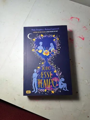 Livro seminovo em perfeito estado de preservação