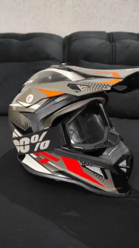 Capacete de trilha pro tork com óculos