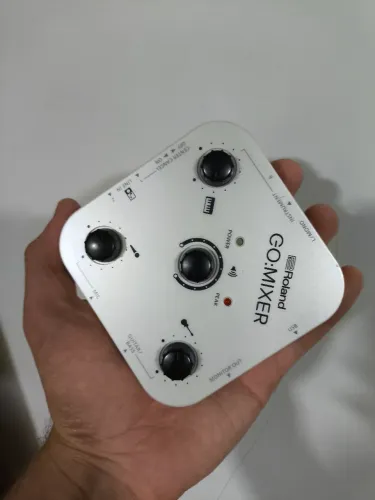 Interface de Áudio Roland Go:Mixer para Celular / Smartphone (Impecável)