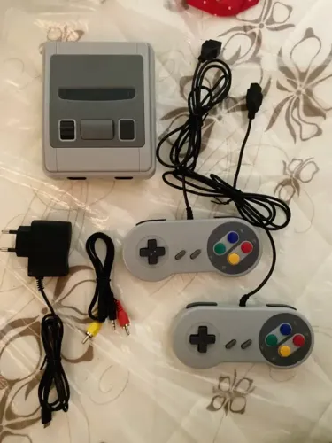 mini nintendo com 620 jogos na caixa +2 ontroles