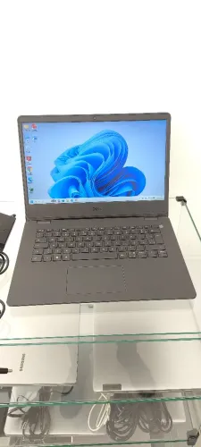 Notebook Dell Vostro 3401 - Intel Core i5-1035G1 - RAM 8GB - SSD 256GB - Tela "14 Slim