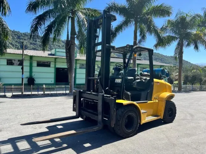 Empilhadeira YALE 155VX 7 toneladas ano 2008