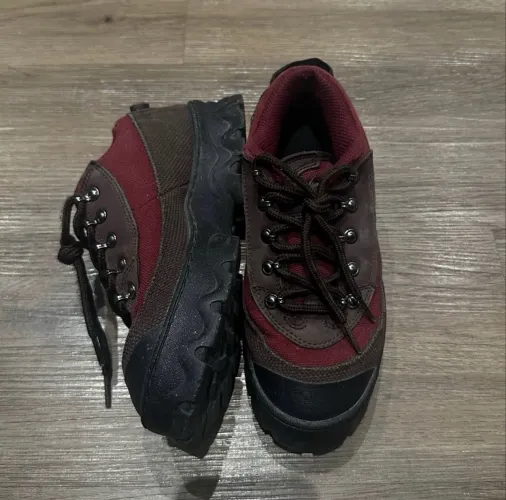 Tênis Nike lahar vinho