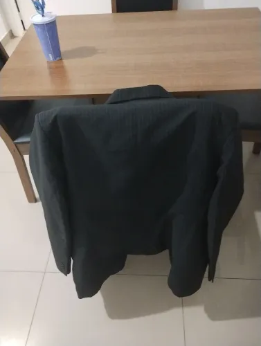 Ternos pretos com risca de giz