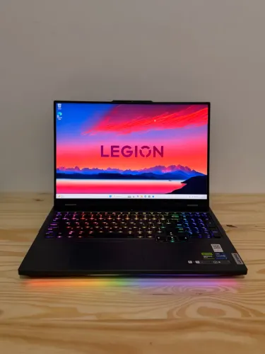 Notebook Lenovo Legion - RTX 4080 12GB/ Intel Core i9 13900HX / Tela 240Hz (Aceito Trocas)