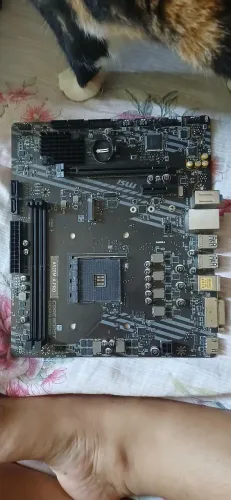 Placa-Mãe MSI A520M-A PRO AM4 (COM DEFEITO / Sucata)