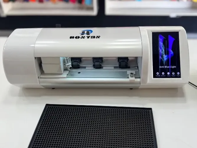 MÁQUINA DE CORTAR PELÍCULA DE HIDROGEL 