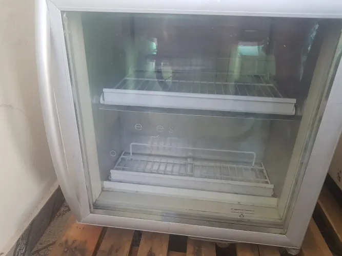 Freezer metalfrio vertical