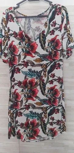Vestidos florais ,em excelente estado,diversas  marcas,35,00 cada, todos Tam P, 38/40.