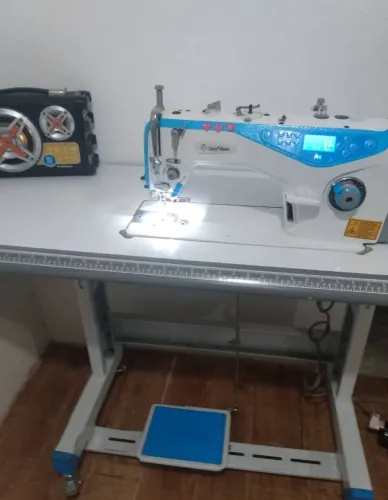 Máquina Industrial Reta Eletrônica