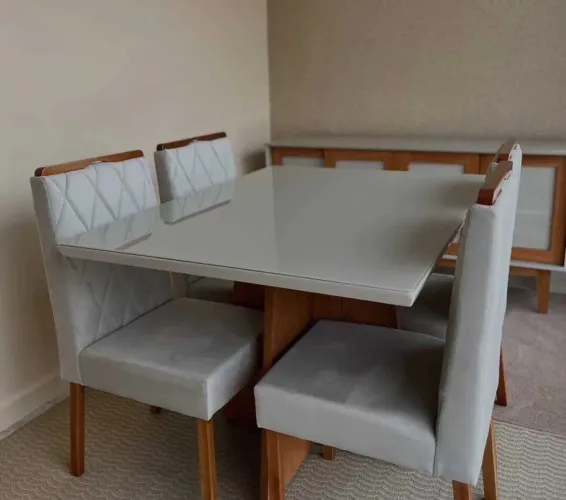 Mesa Alice 4 Cadeiras Tradicionais 1,20m x 0,90m