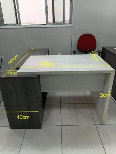 Mesa em L para Escritório - Madeira de ótima qualidade