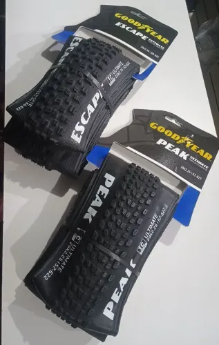 Par pneu aro 29 Goodyear Peak + Escape 29x2.25 e 29x2.35 Kevlar tubelles ready novos 