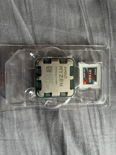 Processador AMD Ryzen 7 7700X - Excelente Estado