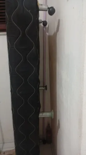 Uma cama box de solteiro tem que comprar colchão