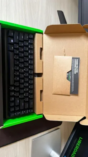 Teclado Mecânico Gamer Razer Blackwidow V3 Mini Wireless RGB (Switch Verde)