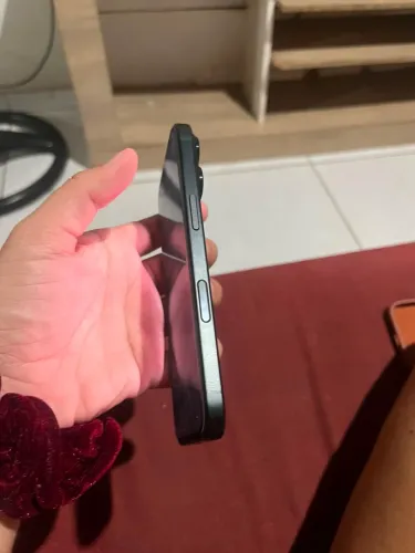 Vendo iPhone 16 128 gigas 5 meses de uso na garantia da Apple possui nota !