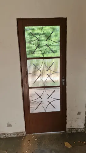 Vendo portas e janelas