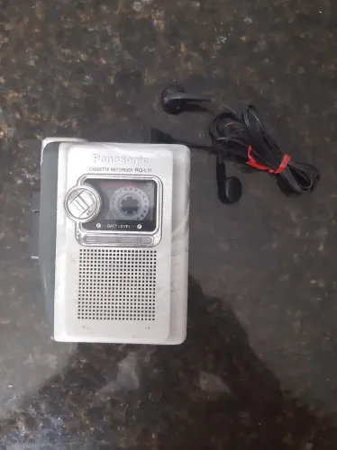 Walkman Panasonic cassette recorder RQ-L11