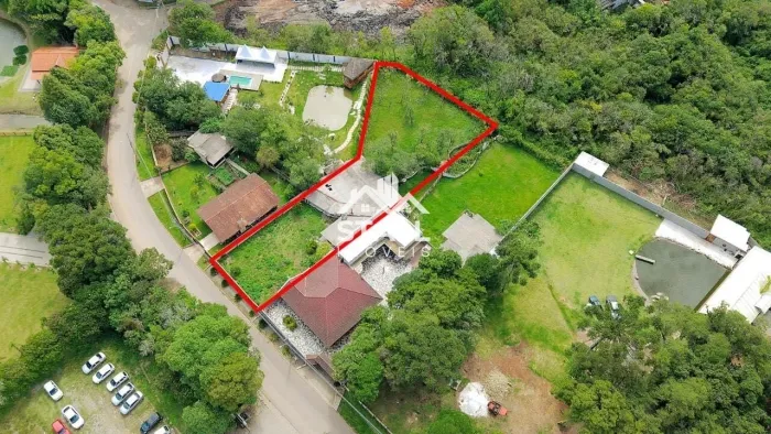 Terreno à Venda no Bairro Umbará