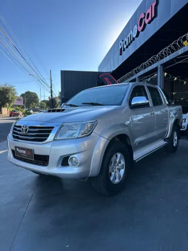 Toyota Hilux CD SRV 4X4 2.8 TDI Diesel Aut. 2012