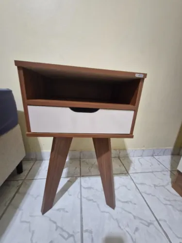 MESA DE APOIO VIP MDF FREIJÓ COM OFF WHITE ARTELY