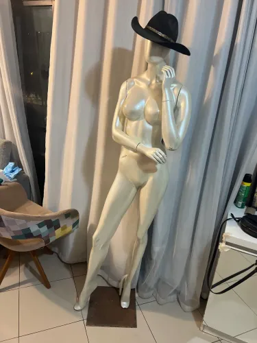 Manequim corpo inteiro