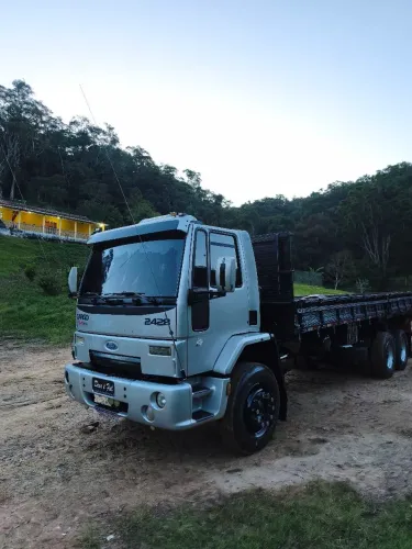 Ford Cargo 2428